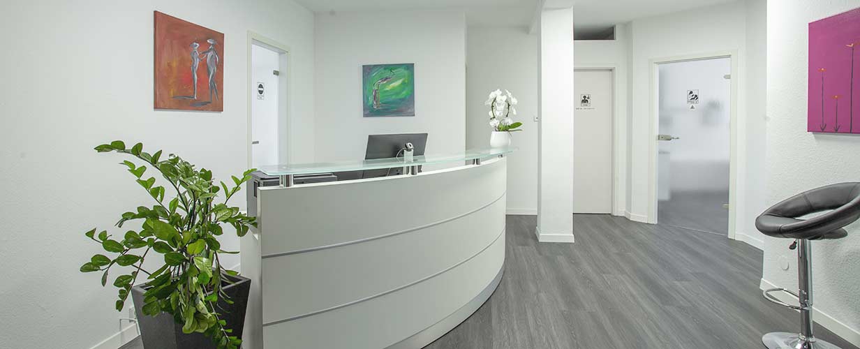 Zahnarzt Dr. Bless Stuttgart Empfang