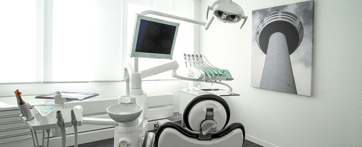 Zahnarzt Dr. Bless Stuttgart Behandlungszimmer Stuttgart